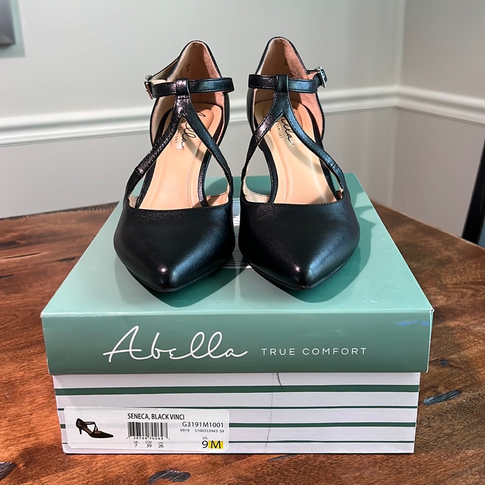 Abella True Comfort Black Pumps, 9M, w/Box, Worn Once, Inside, for 2 Hours!